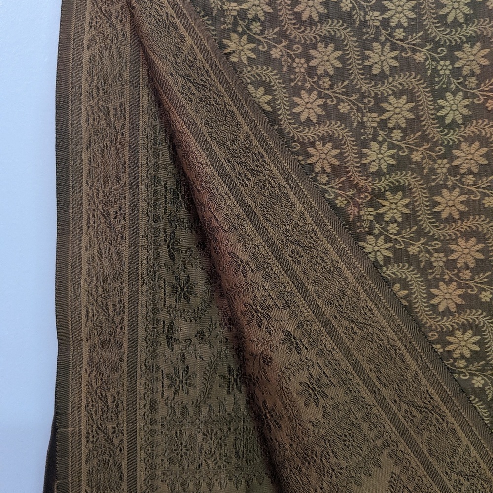 NEW ✨ Beautiful Silk Scarf from India